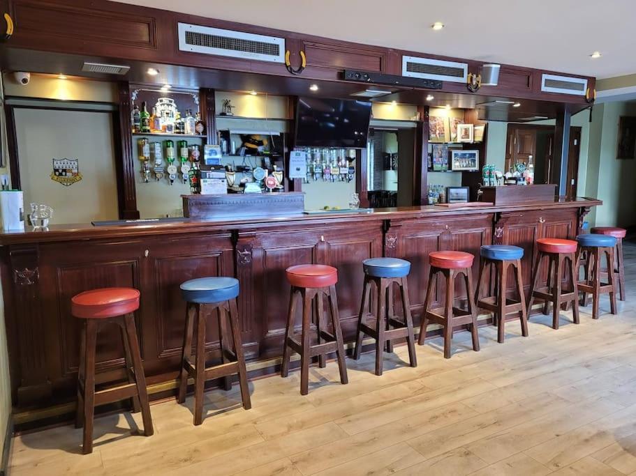 Caman Inn Килкенни Экстерьер фото
