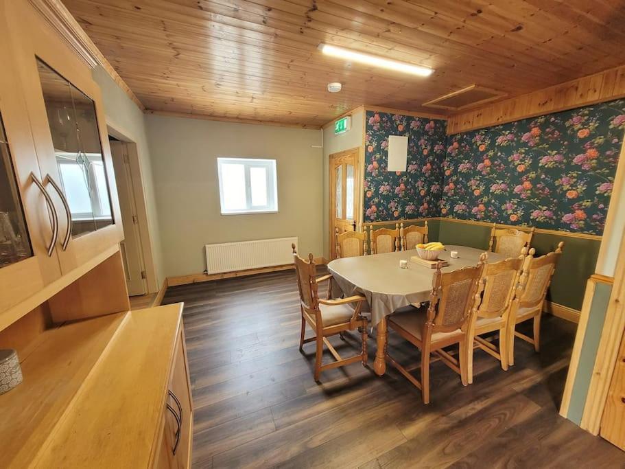 Caman Inn Килкенни Экстерьер фото